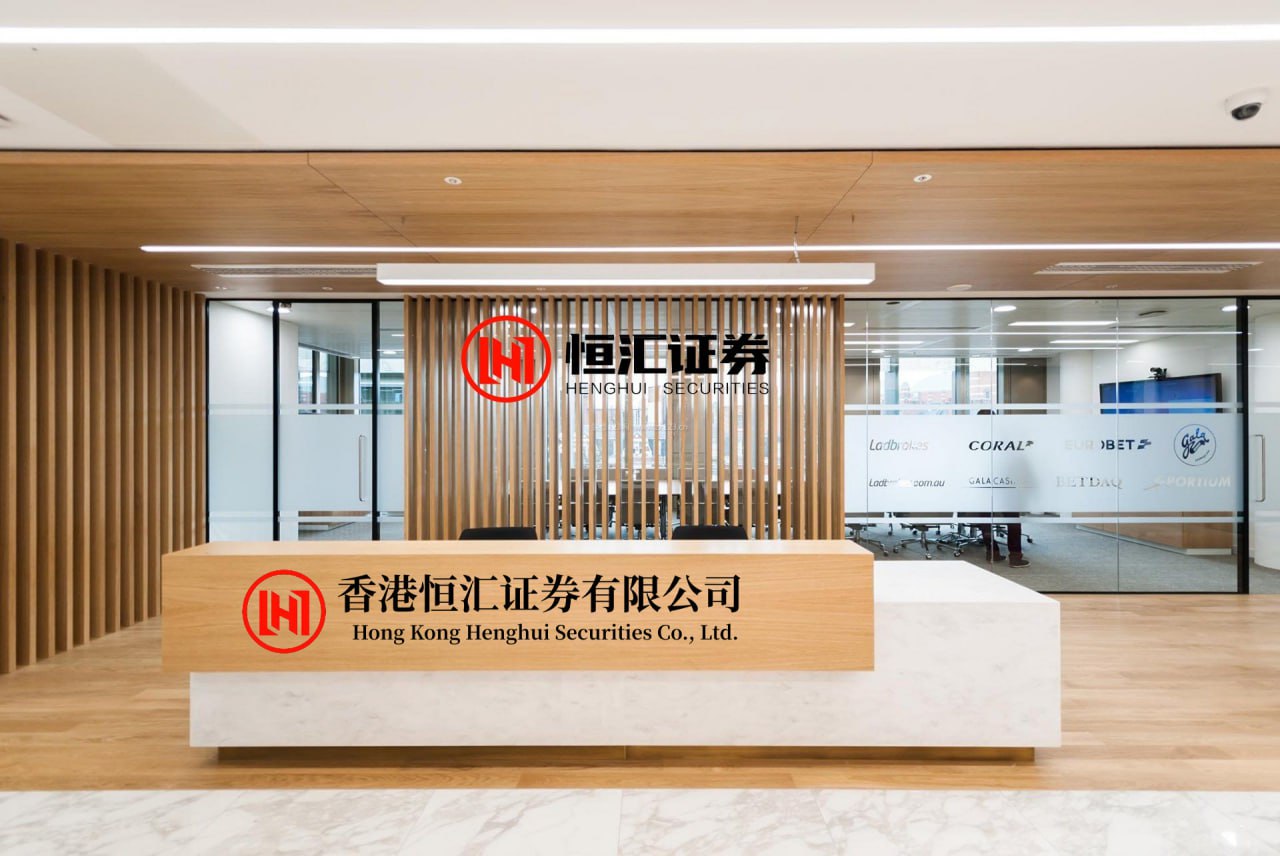 合法股票配资APP下载 张雪峰猝逝引流量狂欢，教育自媒体追更需守合规底线